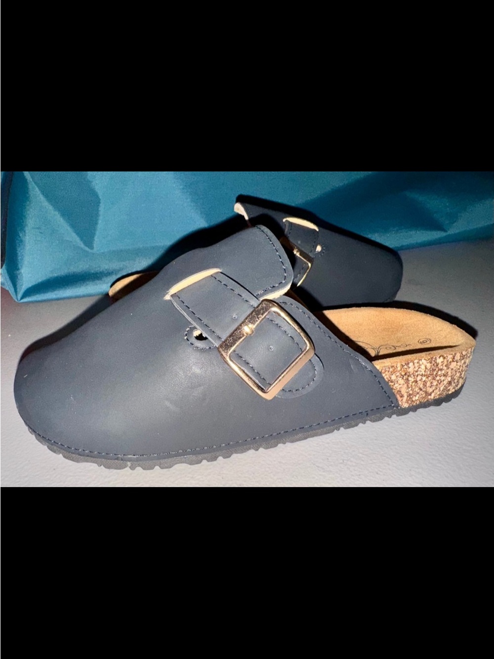 Women's slippers sole mates shoes (brand new) size 6